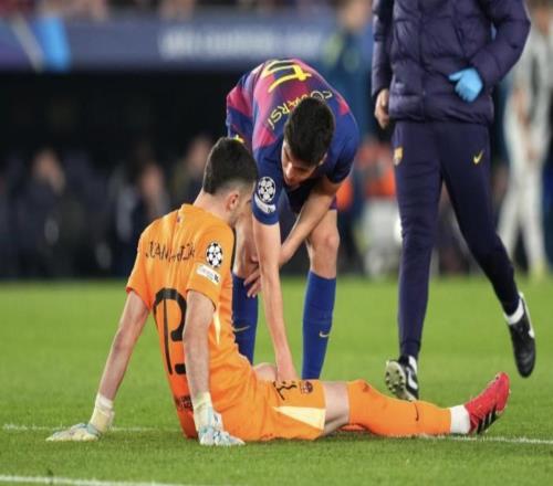 世体：巴萨更衣室内部消息称霍安加西亚的伤大概率问题不大