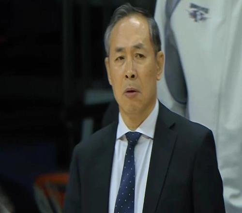 许利民末节自杀！主动放弃麦基，上3将输分，最后6秒为何不暂停