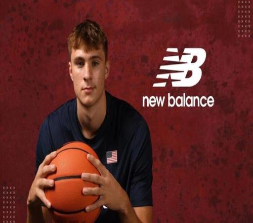 他们专卖“老头鞋”，却能签下19岁NBA未来门面？