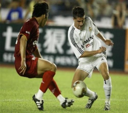 從皇馬太子到皇馬第8前鋒，用了4年時(shí)間，勞爾接班人卻得罪勞爾