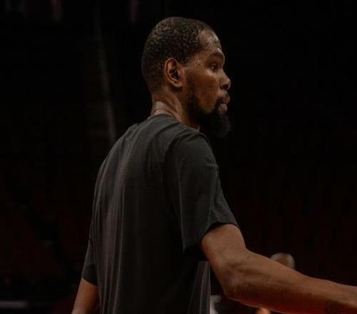 美媒：火箭目前并不團結(jié)，一些球員很想念狄龍，并且排斥杜蘭特