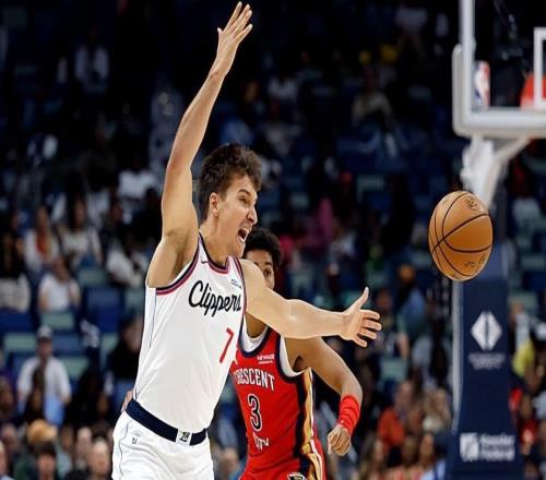 這不是也挺能打嗎為什么快船非要把后場(chǎng)大將摁在板凳席上