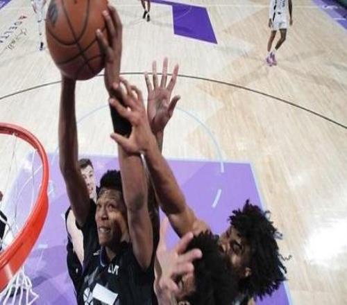 貝利33分領銜三人20+爵士大勝雄鹿