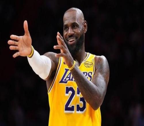 沒(méi)勒布朗湖人會(huì)更好詹姆斯：這樣說(shuō)報(bào)紙更好賣(mài)播客也更有流量