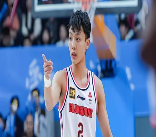 CBA再現(xiàn)1個超級后衛(wèi)！完勝男籃2大國手，球迷：很厲害