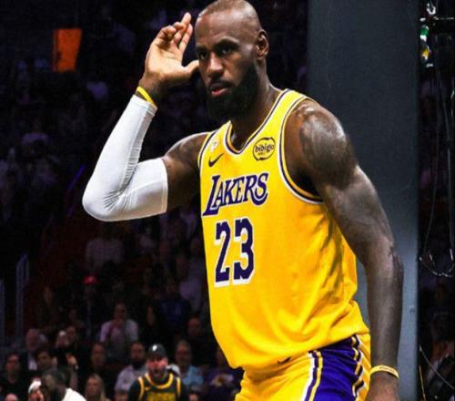 詹姆斯一語(yǔ)道出為什么“詹黑”多的原因：都是為了流量和金錢！