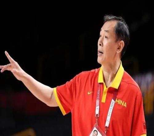 原本是功勛主帥的宮魯鳴和許利民，為何成了中國籃球的笑話