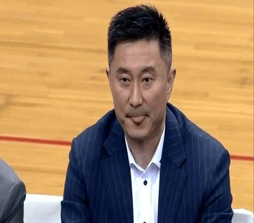 4冠教頭成最大短板被聯(lián)盟倒數(shù)第2絕殺，粵蜜：求你快點下課