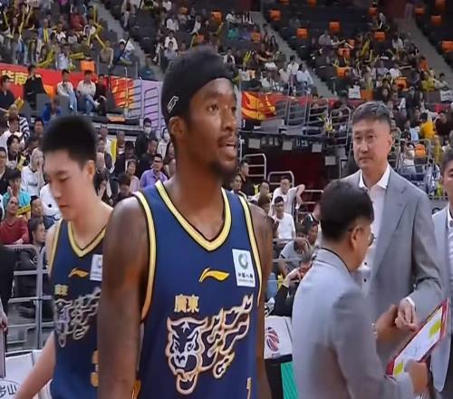 最新消息！NBA黑硬中鋒有望加盟廣東隊(duì)，這可是加強(qiáng)版莫蘭德！