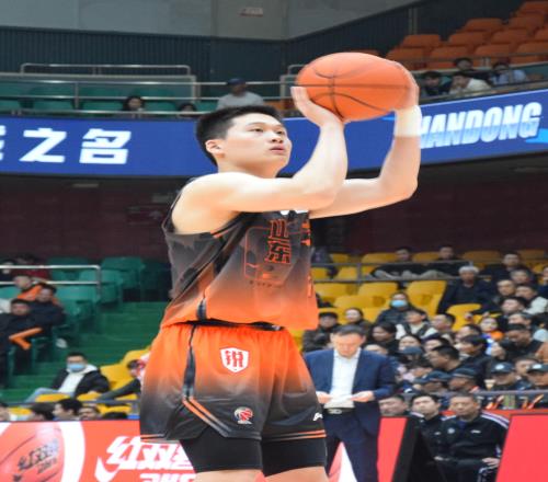 眾人拾柴火焰高！5人得分上雙，山東高速輕取天津，止住連敗