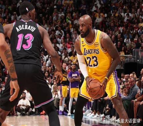 湖人2点该夸，老詹创2纪录！东契奇60+7赛后摊牌，里夫斯缺陷明显