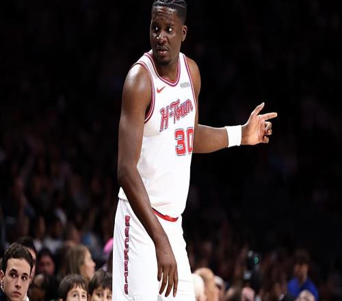 場上效果實在太差了！火箭替補中鋒只得到了2分44秒的出場時間