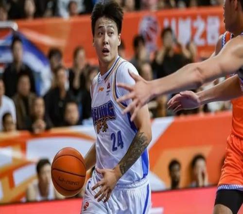 這都能輸CBA大冷門(mén)！豪言?shī)Z冠，卻被第15掀翻，趙睿復(fù)出也白搭