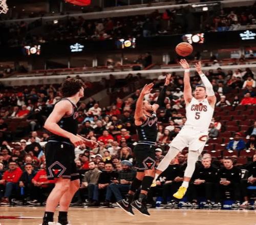 哈登36+9+7三分打爆吉迪！騎士客場(chǎng)復(fù)仇公牛，豪取兩連勝