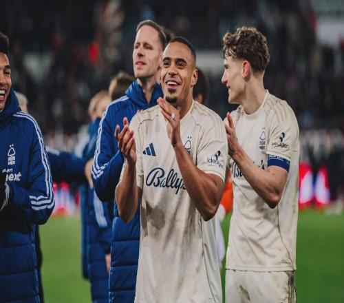 滑倒打飛+門將躺贏！森林用“保級陣容”演喜劇，30年奇跡誕生！