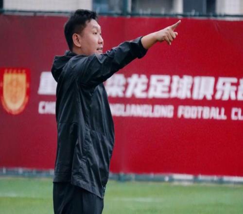 川渝德比先炸了！10萬人搶一半票拜合PK向余望劉建業(yè)阻擊領(lǐng)頭羊