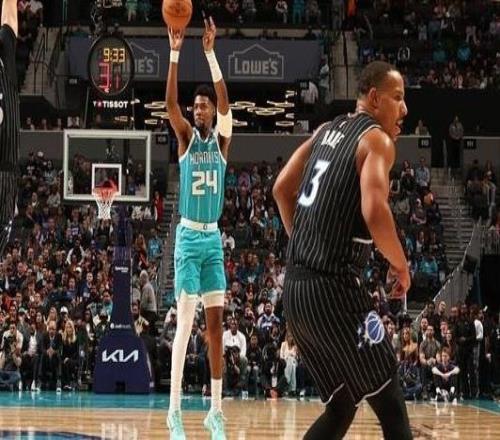 三人20+戴爾庫里球衣退役黃蜂輕取魔術