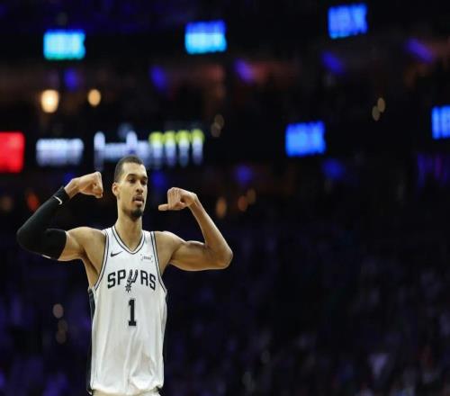 兩個(gè)月只輸一場(chǎng)！馬刺摸不上附加賽的門(mén)了！