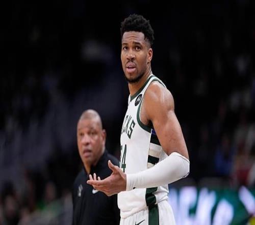 Shams：字母對雄鹿要求他賽季報銷的決定感到不滿，雙方再起分歧