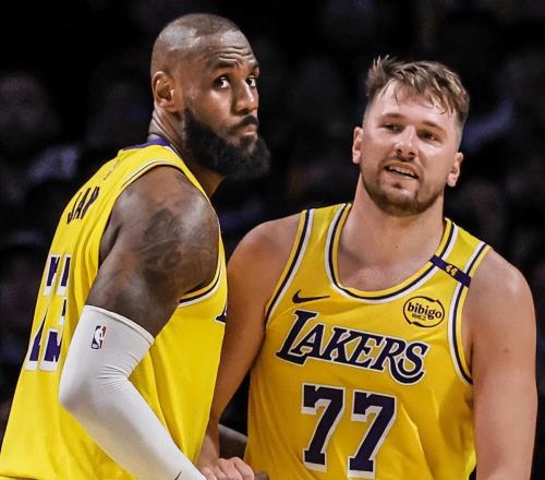 60分7板5斷！19分15板10助！滿分組合刷爆NBA紀(jì)錄，湖人要沖冠了