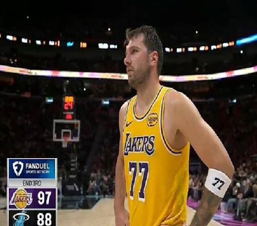 100分！背靠背100分！東契奇，牛逼！