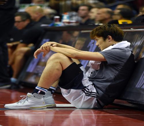 淚目！丁彥雨航正式退役，兩奪MVP逐夢NBA，卻被傷病毀了青春
