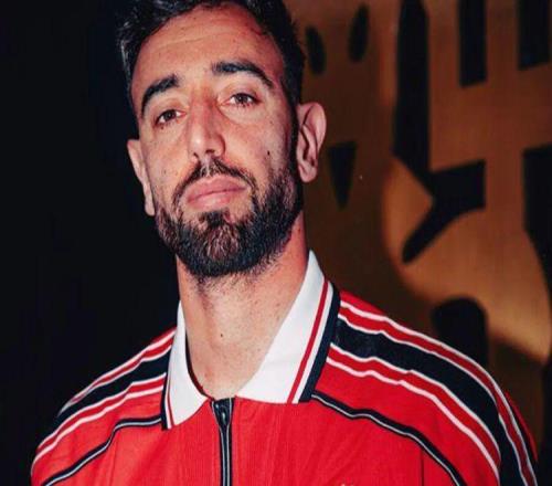 曼聯(lián)設法不加薪挽留B費！為之減負才能爭冠，一數(shù)據(jù)遠遜小貝時代