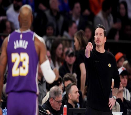 统治力，湖人主帅谈詹姆斯14中13：他投丢的那球，是故意骗犯规的