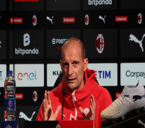 阿莱格里：莱奥拉边确实更自由，但无球时容易游离在比赛之外