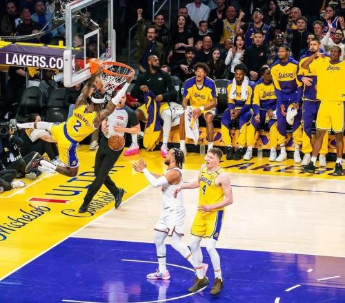 东里归位，湖人强势稳住第3，詹姆斯有望复制2020年，再夺FMVP