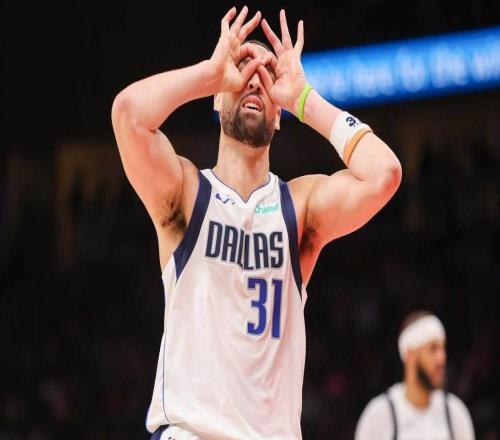 克萊湯普森談在達(dá)拉斯獨行俠隊打球真實感受：達(dá)拉斯是最棒的