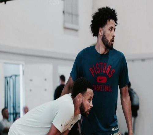 5投1中！剛打10分鐘叒叒傷了！真別怪隊(duì)友當(dāng)場(chǎng)嫌棄