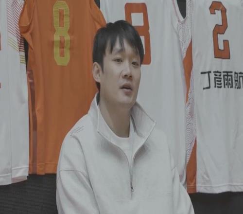 再見，“四字外援”！丁彥雨航退役，曾在山東男籃效力9個(gè)賽季