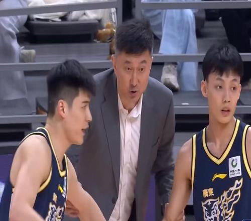 擠走陳家政！崔永熙復出廣東隊1勝2負，杜鋒強保杜潤旺慘遭質(zhì)疑！