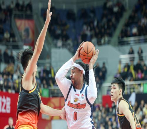 CBA排名又亂了！廣廈殺回第一，廣東慘遭爆冷，山東大勝保住第四