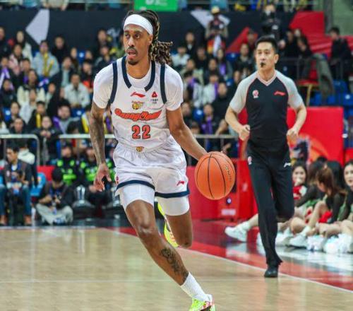 坑慘杜鋒！廣東等了大半賽季等了個(gè)水貨，球迷：裁掉他補(bǔ)強(qiáng)大外