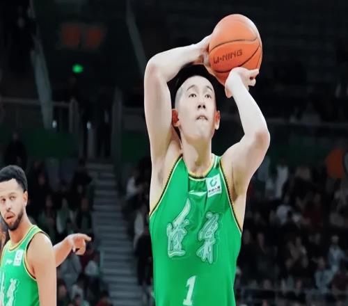 遼寧首節(jié)壓制北京！手帝極準(zhǔn)，多人發(fā)揮，籃板碾壓，北京僅靠趙睿