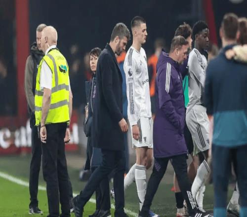 曼联两度遭双标判罚！应得点球被无视，20变22痛失好局