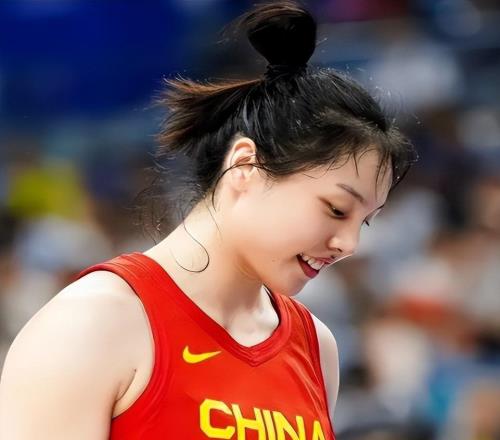 宮魯鳴亮底牌！女籃首位離隊球員曝光，功勛老將太差，小將頂替