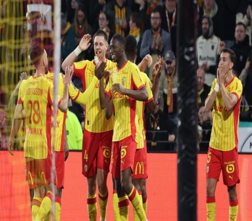 51！22！瘋狂一夜，朗斯超巴黎登頂，曼聯(lián)翻車，那不勒斯4連勝