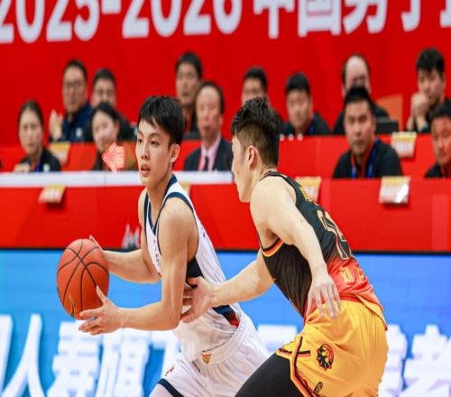 5戰(zhàn)3負(fù)廣東傳4壞消息！杜鋒連夜離隊，戰(zhàn)上海要做好輸40分的準(zhǔn)備