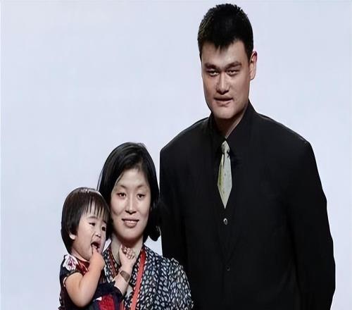 葉莉嫁姚明定下家規：睡覺床中間留縫，原因關乎自身安全