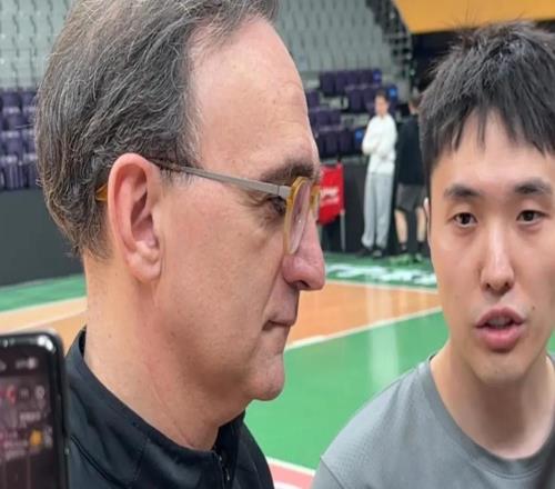 備戰(zhàn)北京！眾人強化三分，烏戈直指北京是強隊，點內(nèi)線與籃板發(fā)揮