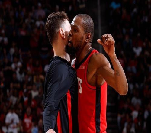 火箭隊(duì)開(kāi)竅了烏度卡變陣，14記三分大勝對(duì)手！賽季完成橫掃