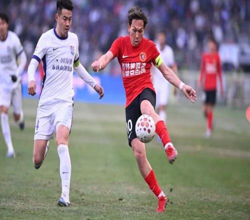 遼寧鐵人中超主場(chǎng)首勝，這些瞬間刷屏了