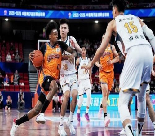 九连胜！上海久事男篮主场大胜四川队