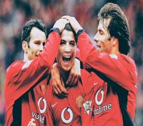 當(dāng)年讓C羅找爸爸，范尼在曼聯(lián)有多橫兩人皇馬重逢后咋樣了