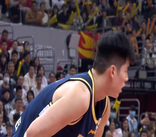 重用杜潤旺+放棄陳家政！廣東隊狂輸聯(lián)盟倒數(shù)第二，杜鋒吞下苦果