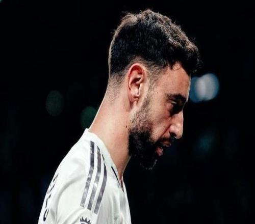 B費(fèi)獨(dú)造2球比肩國王，曼聯(lián)22伯恩茅斯，主裁雙標(biāo)吹罰毀紅魔勝利