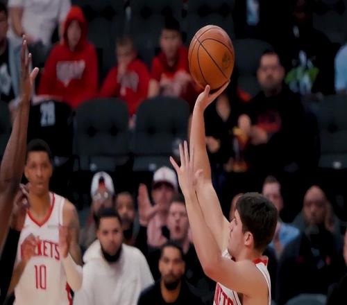 关键抛投+助攻新高！谢泼德23+14+0失误闪光休媒：觅得控卫答案